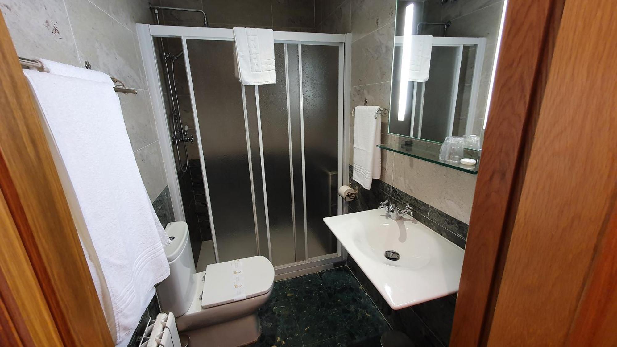 Hostal Ansonea بيرا الغرفة الصورة