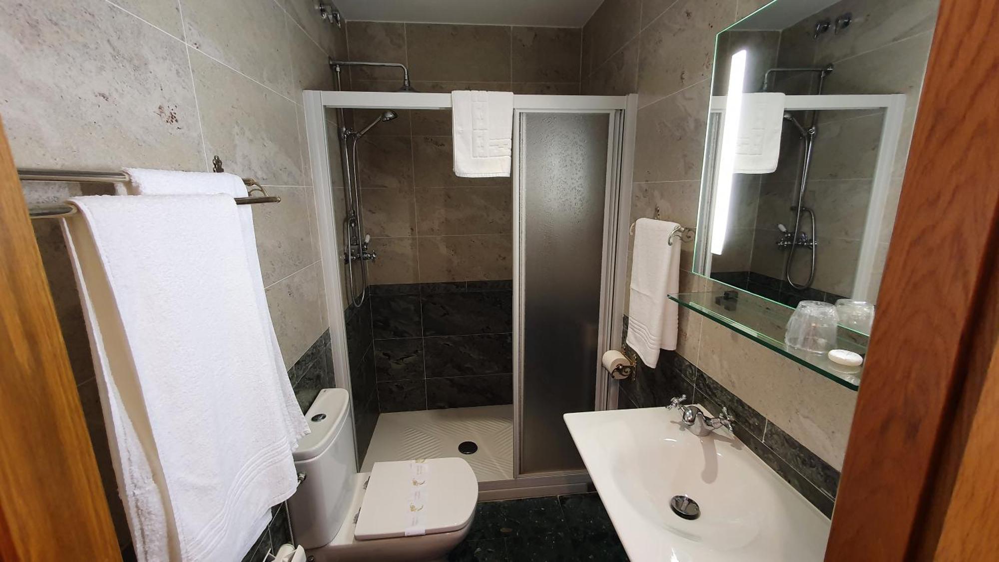 Hostal Ansonea بيرا الغرفة الصورة
